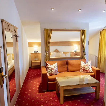 Arnika Garni Hotel 4*